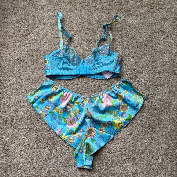 NWT Savage X Fenty Mod Poppy Unlined Lace Balconette Bra, 32DD & Short, M - Picture 2 of 10